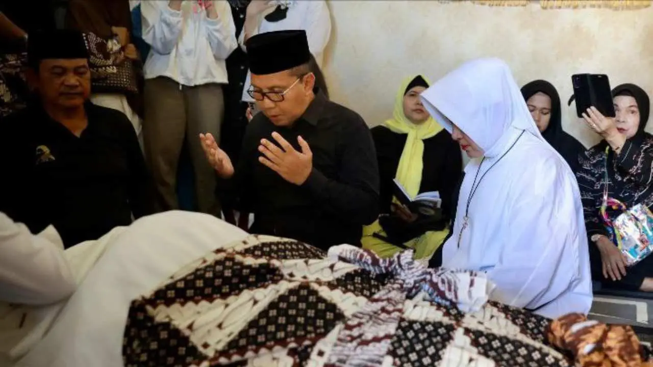 Melayat ke Rumah Duka di Bekasi, Danny Pomanto Kenang Momen Bersama Donny Kesuma
