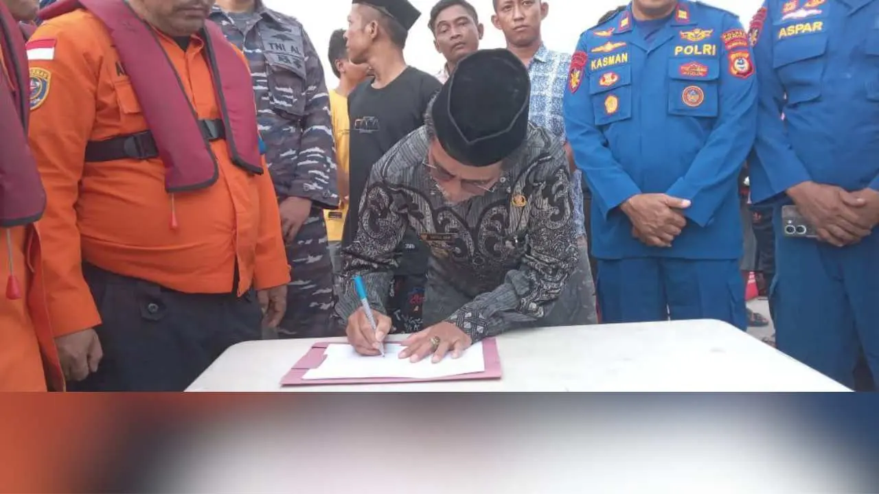 Wabub Selayar Jemput 11 Korban Selamat JM Yuiee Jaya II di Dermaga Rauh Rahman