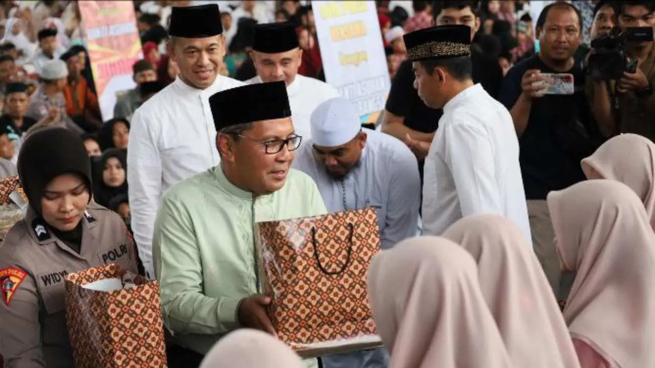 Kapolda Sulsel-Danny Pomanto Buka Puasa Bersama Ribuan Anak Yatim