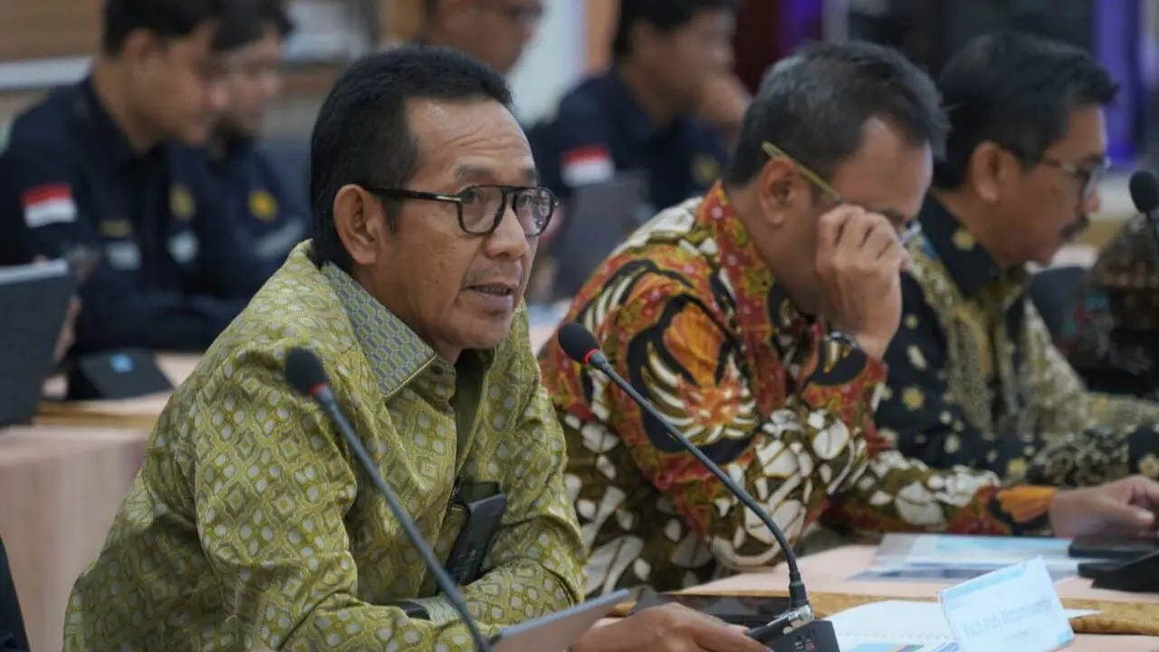 Ketua Komisi VII DPR RI Apresiasi Langkah PLN Jaga Pasokan Listrik Andal Selama Ramadan dan Idul Fitri 1445 H di Sulselrabar 2 Ketua Komisi VII DPR RI Apresiasi Langkah PLN Jaga Pasokan Listrik Andal Selama Ramadan dan Idul Fitri 1445 H di Sulselrabar