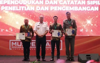 Dispar-Dukcapil-Bappelitbangda Raih Penghargaan Dokumen Perencanaan Terbaik di Makassar