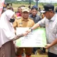 Usai Tanam Sukun, Pj Gubernur Sulsel Serahkan Bantuan Darurat dan Logistik Longsor di Luwu