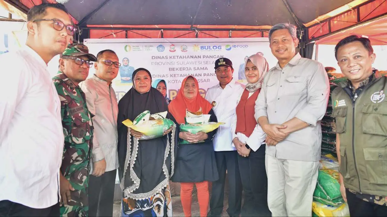 Pj Gubernur Bahtiar Lanjutkan Peninjauan Safari Ramadan Gerakan Pangan Murah Makassar di Tiga Titik