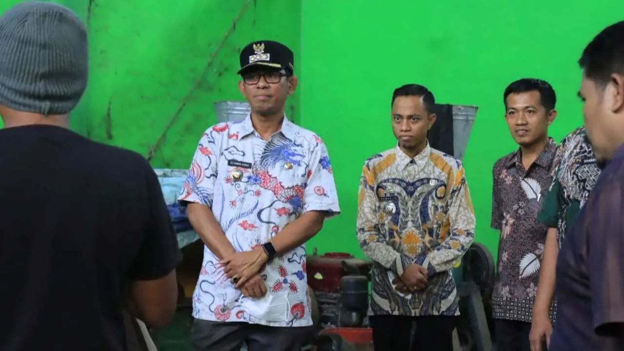 Wujudkan Takalar Sehat-Bersih, Pj Bupati Kunjungi TPS 3R Kel Bajeng-PDU Galesong Utara