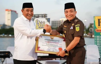 Leonard Simanjuntak Pamit Pindah Tugas, Pj Gubernur Sulsel Berikan Penghargaan