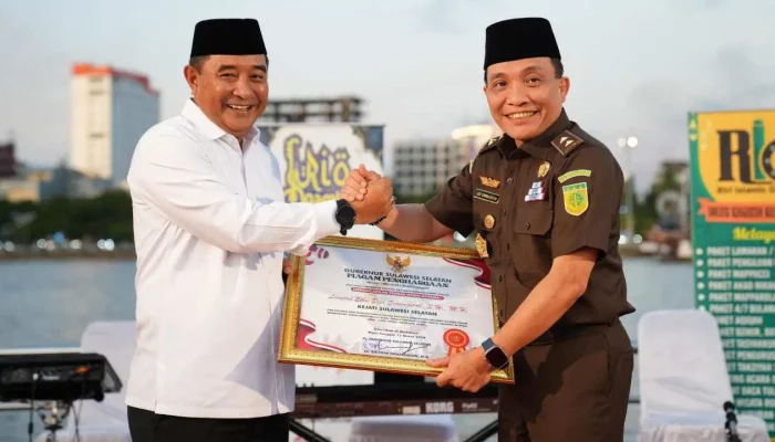 Leonard Simanjuntak Pamit Pindah Tugas, Pj Gubernur Sulsel Berikan Penghargaan