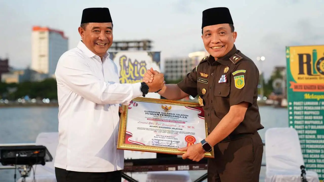 Leonard Simanjuntak Pamit Pindah Tugas, Pj Gubernur Sulsel Berikan Penghargaan