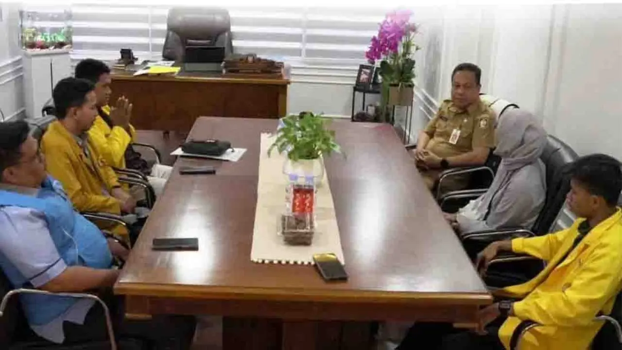 Sekretaris DPRD Kota Makassar Terima Delegasi IPM Makassar 2 Sekretaris DPRD Kota Makassar Terima Delegasi IPM Makassar