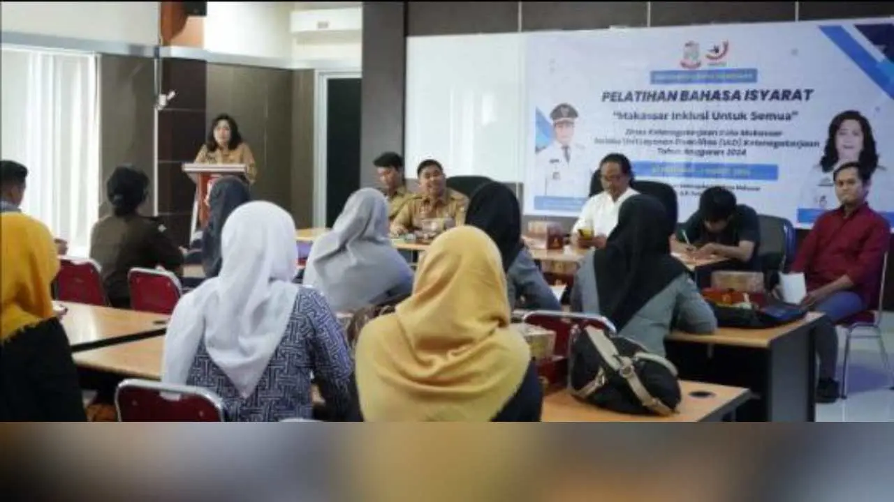 Wujudkan Makassar Kota Inklusi & Ramah Disabilitas, Disnaker Gelar Pelatihan Bahasa Isyarat