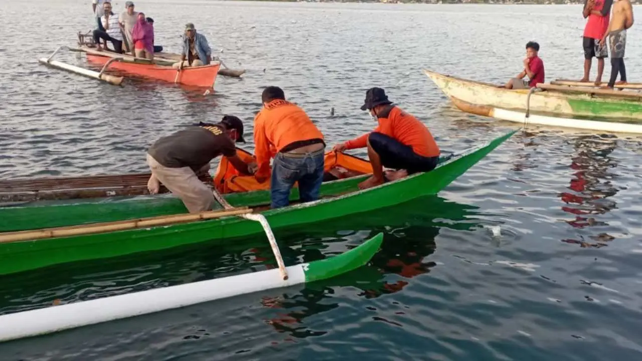 Warga Temukan Mayat Sudah Membusuk Sedang Terapung di Laut Bangkala Jeneponto