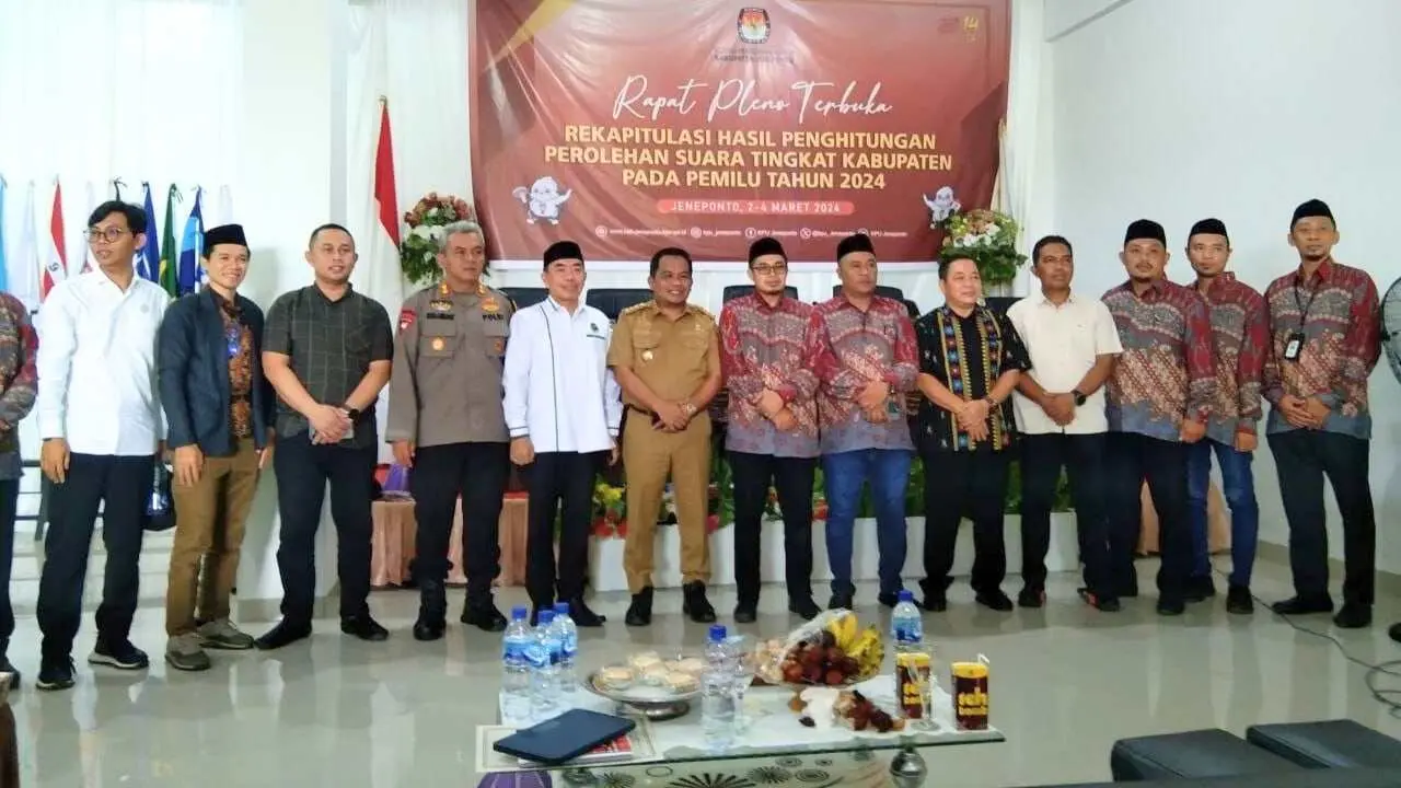 Pasca Rekap Kecamatan Rampung, KPU Jeneponto Rapat Pleno Terbuka Rekapitulasi Suara Tingkat Kabupaten