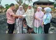 Disdukcapil Jeneponto Serahkan Administrasi Kependudukan bagi Korban Kebakaran