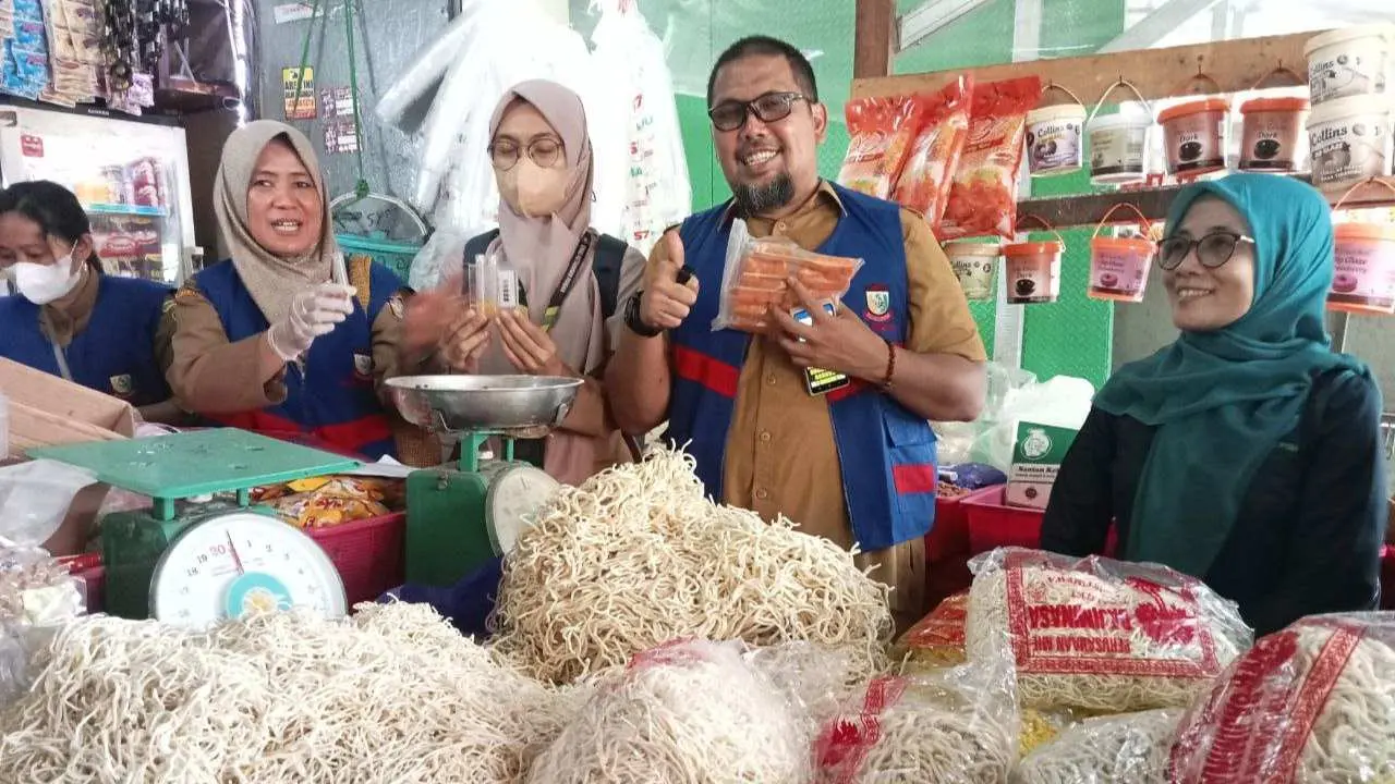 Dinkes Makassar - BPOM Lakukan Uji Makanan & Minuman Pastikan Tak Mengandung Boraks