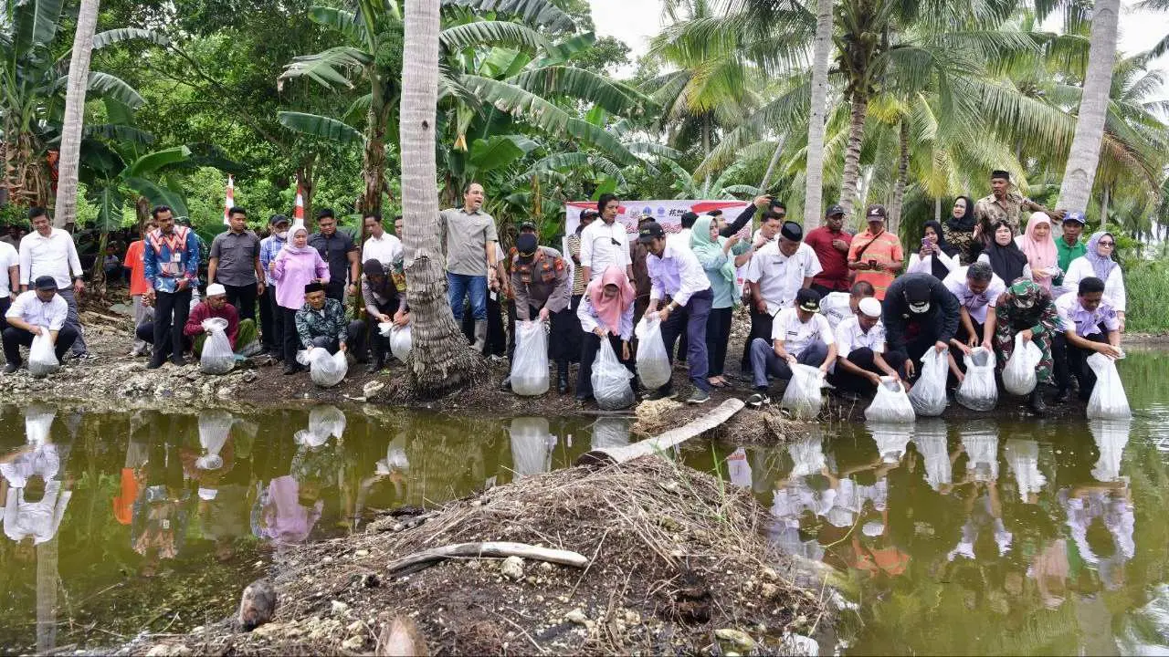 Hingga Hari Ini, Sudah 2,1 Juta Benih Ikan Air Tawar Ditebar di Bone