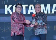 Beni Iskandar Raih Penghargaan kategori Outstanding Innovation Leadership Ajang CNN Indonesia Award 2024