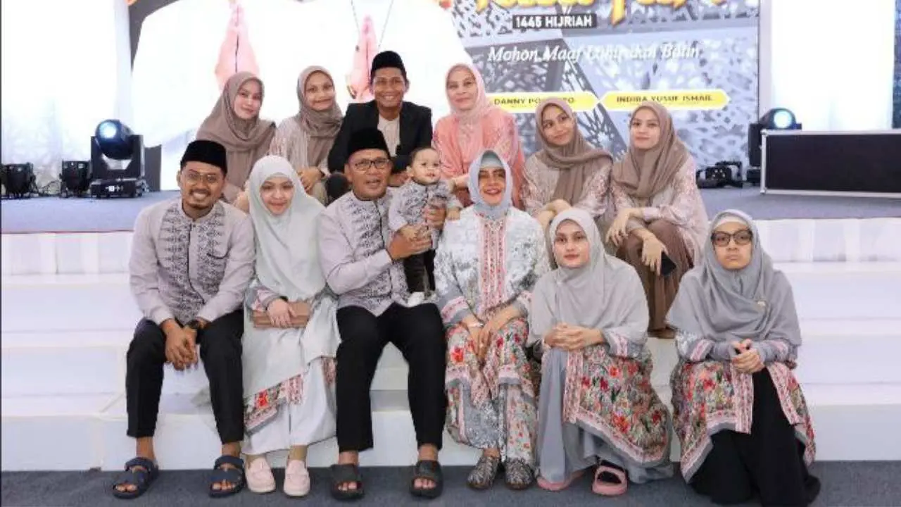Wali Kota Danny Terharu Semua Kalangan Datang Bersilaturahmi Idul Fitri di Kediamannya