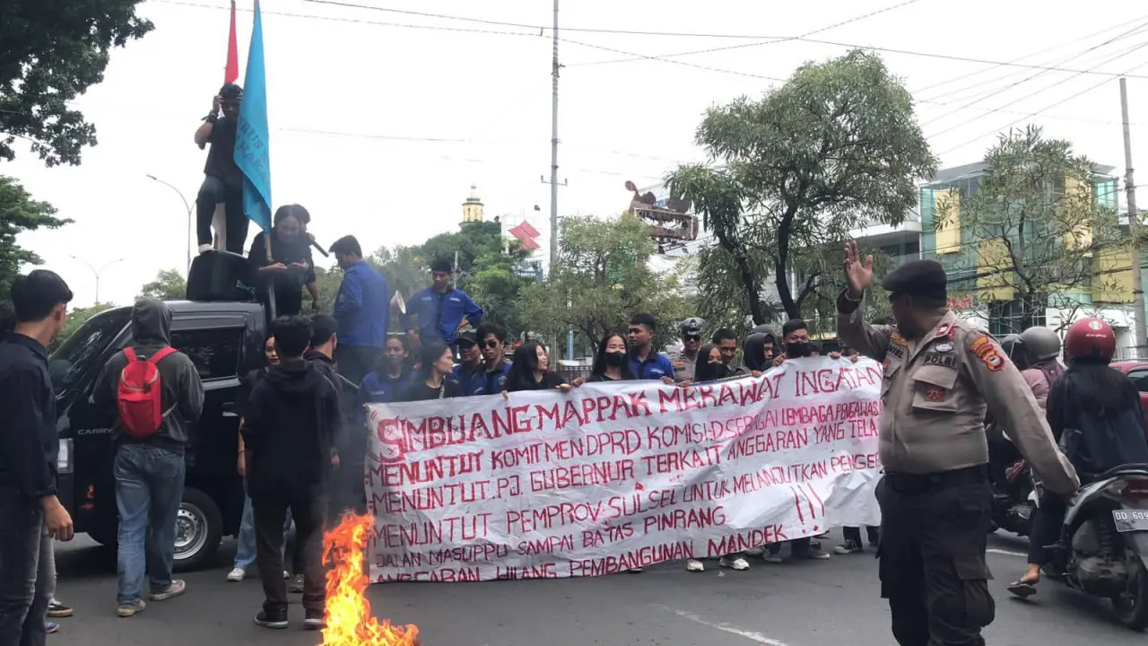 IPPEMSI Makassar Datangi Kantor Gubernur Sulsel Pertanyakan Penarikan Anggaran Rp17 M
