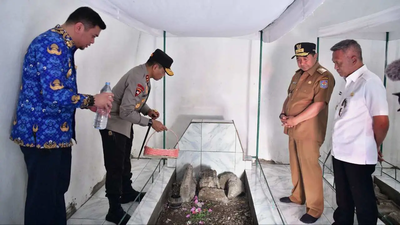 Kapolda Sulsel-Pj Gubernur Bahtiar Resmikan Revitalisasi Makam Arung Pallaka & Karaeng Pattingalloang