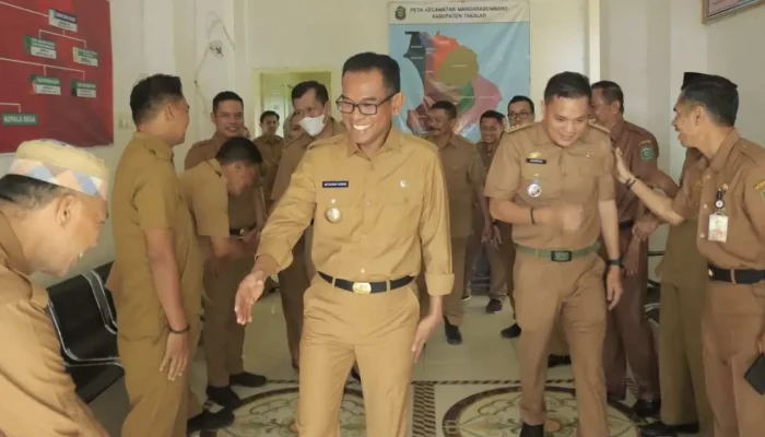 Hari Pertama Masuk Pasca Lebaran, Pj Bupati Takalar Sidak ke Sejumlah Kantor Pelayanan