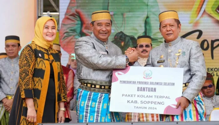 HUT Soppeng ke-763, Pj Gubernur Bahtiar Serahkan Bantuan & Resmikan Sejumlah Proyek