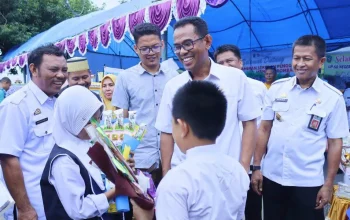 Buka Festival & Lomba Seni Siswa Nasional, Pj. Bupati: Bekali Diri dengan Pendidikan 5 Buka Festival & Lomba Seni Siswa Nasional, Pj. Bupati: Bekali Diri dengan Pendidikan