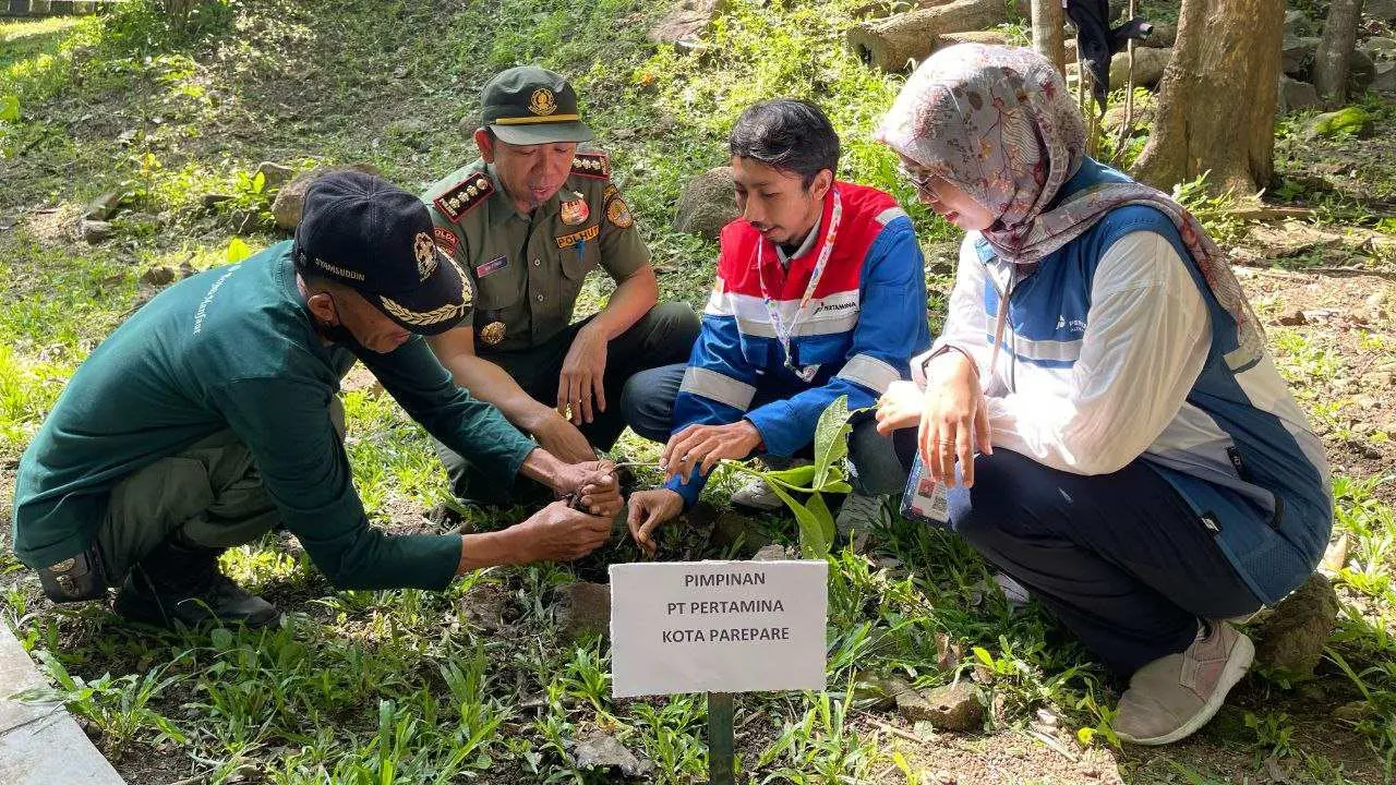 Hari Bumi, Pertamina Parepare Tanam 2.500 Pohon di Kebun Raya Jompie