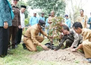 Hari Bumi, Pj Bupati Takalar-Forkopimda Tanam Pohon Serentak & Kampanye Peduli Stunting