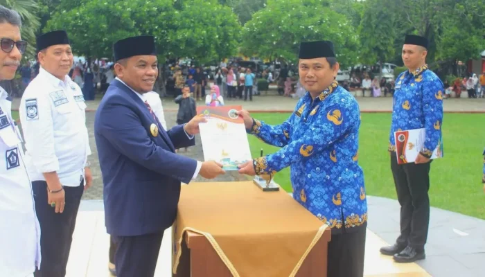 Pj Bupati Jeneponto Serahkan SK kepada 287 Orang Lolos Seleksi PPPK