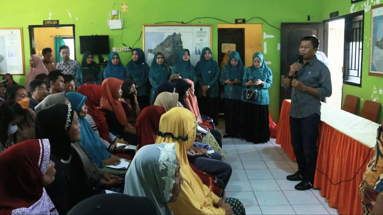 Pemkab Takalar Kembali Salurkan Bantuan Paket Sembako Bagi Masyarakat Miskin Ekstrem