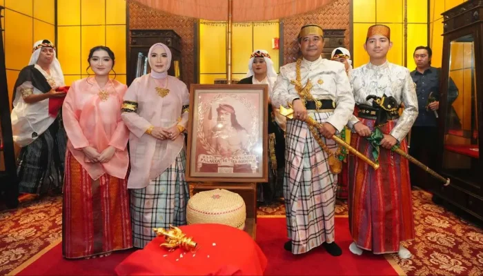 Pj Gubernur Bahtiar-Kapolda Sulsel Hadiri Prosesi Mattompang Arajang