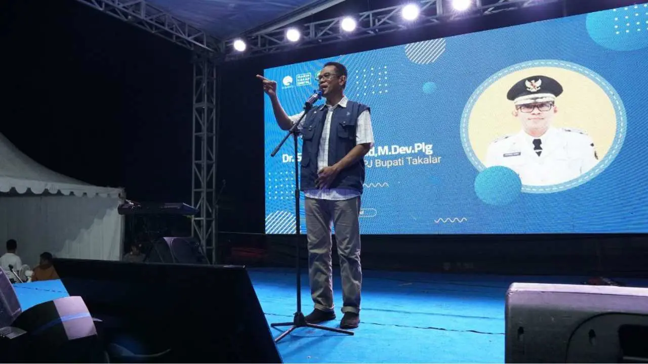 Pererat Silaturahmi dengan Masyarakat, Pj Bupati Buka Semarak Desa Literasi Digital di Galesong Selatan 2 Pererat Silaturahmi dengan Masyarakat, Pj Bupati Buka Semarak Desa Literasi Digital di Galesong Selatan