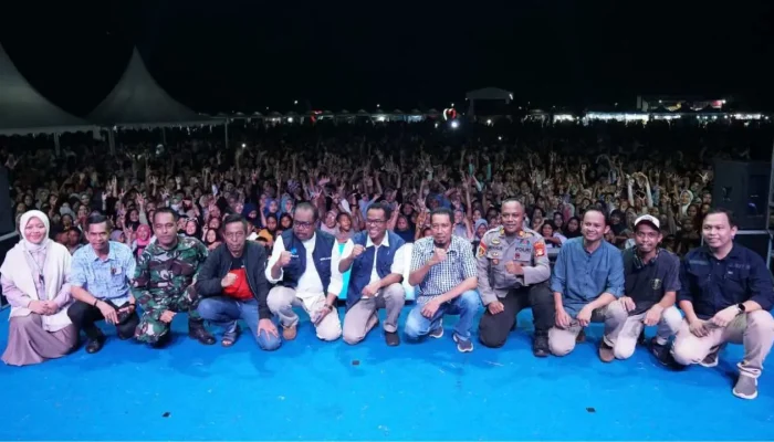 Pererat Silaturahmi dengan Masyarakat, Pj Bupati Buka Semarak Desa Literasi Digital di Galesong Selatan