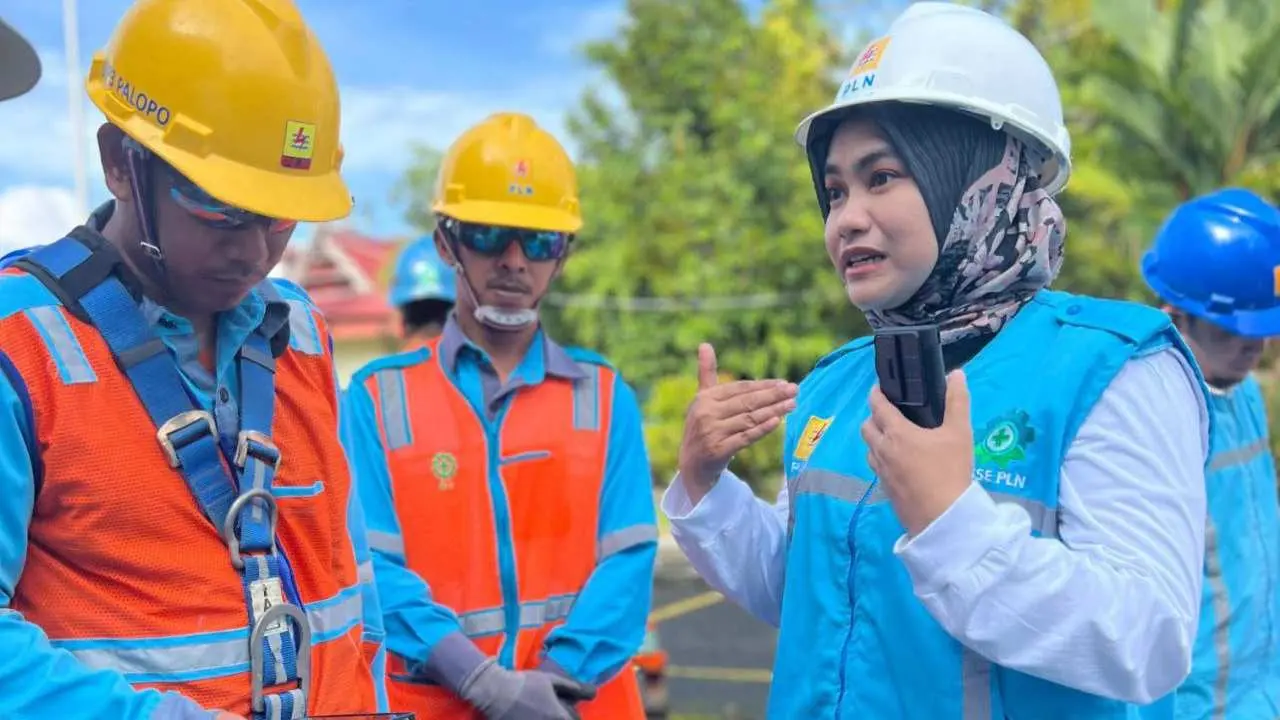 Srikandi Tangguh PLN Lalui Segala Tantangan Wujudkan Listrik Berkeadilan di Sulselrabar