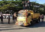 Bentuk Solidaritas pada Rekannya di Bulukumba, Mahasiswa HMI Jeneponto Aksi Blokade Jalan di Depan Polres