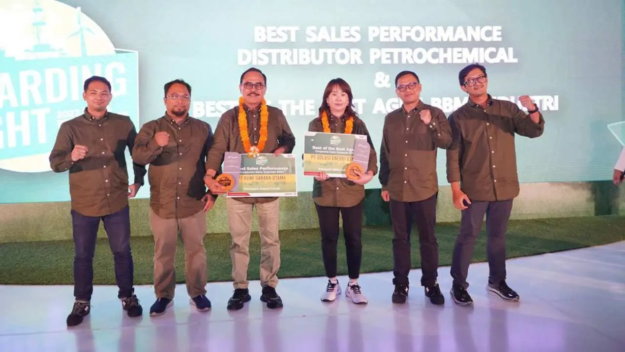 Pertamina Beri Apresiasi Kinerja Agen BBM Industri dan Distributor Petrochemical Terbaik 2 Pertamina Beri Apresiasi Kinerja Agen BBM Industri dan Distributor Petrochemical Terbaik