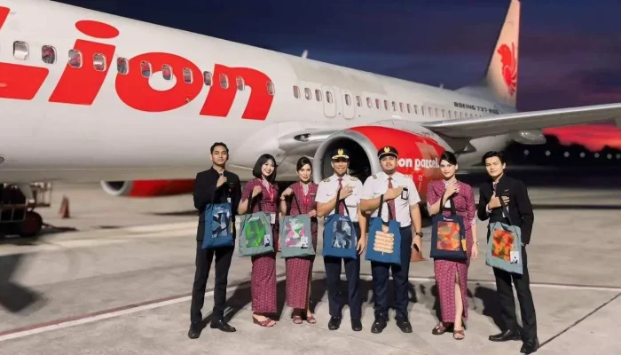 Dukung Lion Air Luncurkan Rute Baru Makassar-Banjarmasin, Dispar Bagikan Jenama Lokal Untuk Ajang Promosi