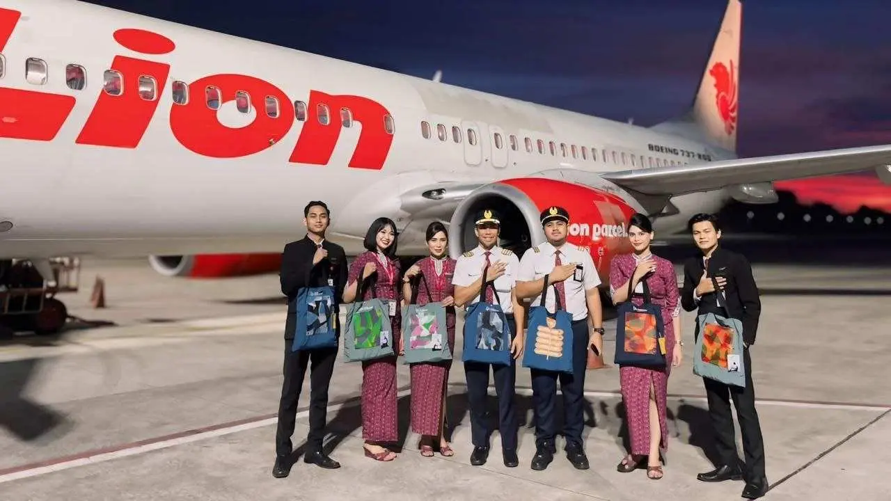 Dukung Lion Air Rute Luncurkan Baru Makassar-Banjarmasin, Dispar Bagikan Jenama Lokal Untuk Ajang Promosi