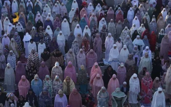 Idulfitri 1445 H, Pelindo Group Gelar Sholat Ied Bersama di Area Pelabuhan Makassar 7 Idulfitri 1445 H, Pelindo Group Gelar Sholat Ied Bersama di Area Pelabuhan Makassar