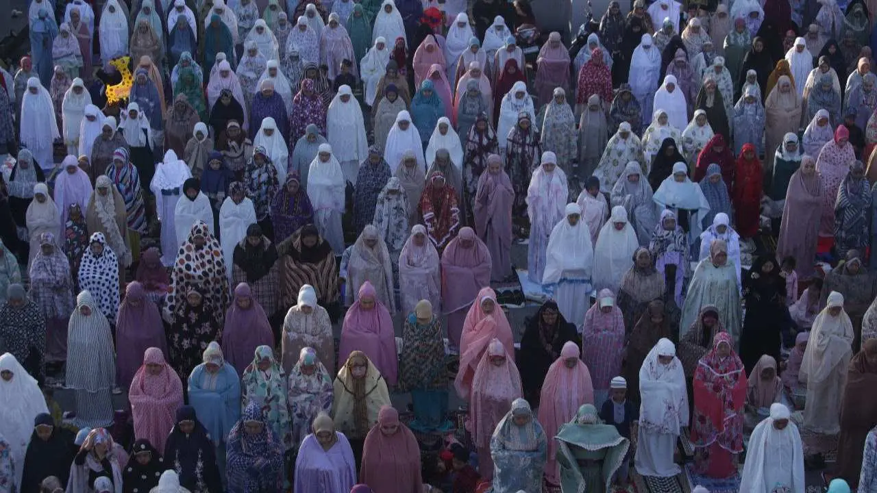 Idulfitri 1445 H, Pelindo Group Gelar Sholat Ied Bersama di Area Pelabuhan Makassar