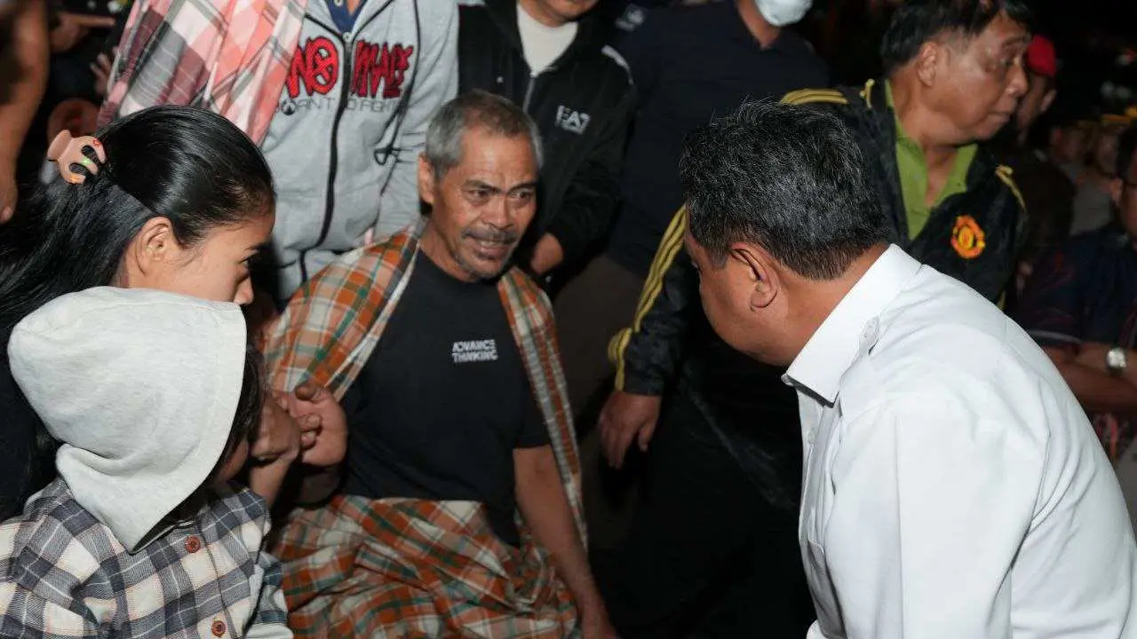 Tana Toraja Berduka, Pj Gubernur Bahtiar Kunjungi Korban dan Serahkan Bantuan 2 Tana Toraja Berduka, Pj Gubernur Bahtiar Kunjungi Korban dan Serahkan Bantuan