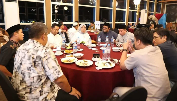 Plt Kadis Kominfo Makassar Silaturahmi dan Bukber Bareng APJII Sulampua