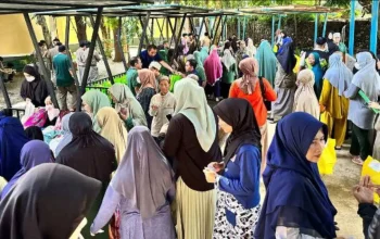 Kadisdik Apresiasi Kegiatan Berbagi Paket Sembako Sekolah Islam Athirah Bukit Baruga
