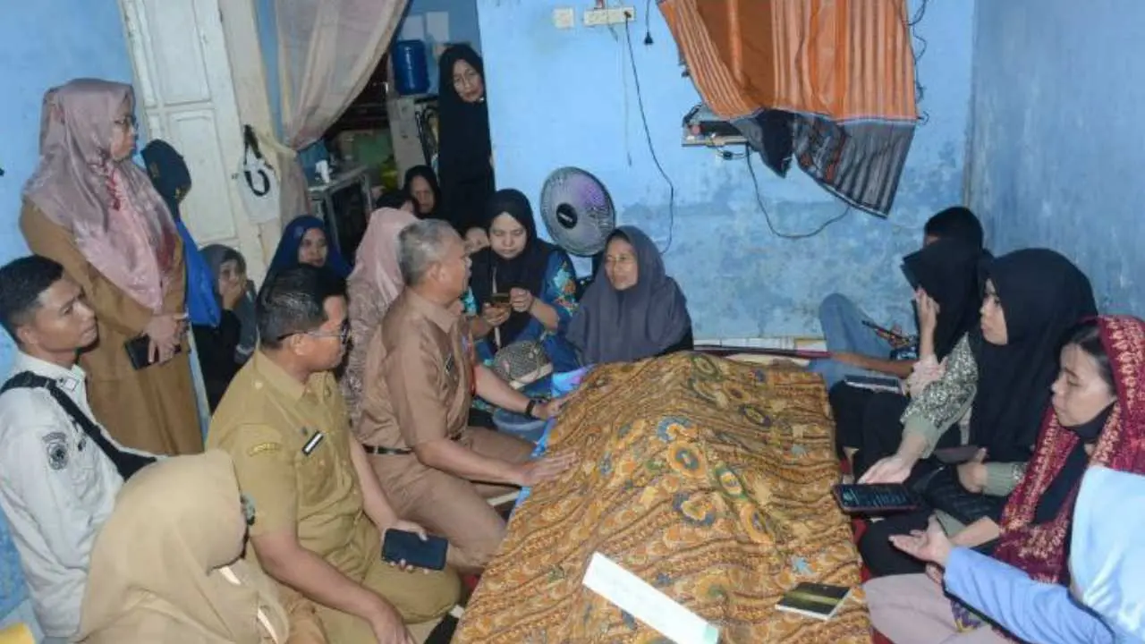 Wakili Wali Kota Danny, Kepala BKPSDM Melayat ke Rumah Duka PPPK yang Meninggal Dunia Sebelum Pelantikan 