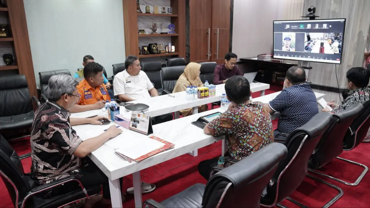 Pj Sekda Sulsel Pastikan Pemenuhan Pangan dan Air Bersih bagi Warga Terdampak Banjir dan Longsor
