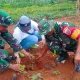 Koramil Makassar Tanam Pohon Mangga dan Durian di Kelurahan Laikang