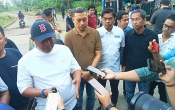 Pj Sekda-Kadis DLH Dampingi Pj Gubernur Tinjau Lahan Lokasi Pembangunan Stadion di Gor Sudiang 4 Pj Sekda-Kadis DLH Dampingi Pj Gubernur Tinjau Lahan Lokasi Pembangunan Stadion di Gor Sudiang