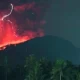 Gunung Ibu Kembali Meletus, Tujuh Desa Terpaksa Dievakuasi