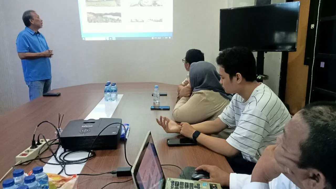 Direktur Utama PT SCI Machmud Achmad