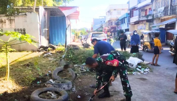 Persiapan Hadapi Musim Hujan Koramil Bontoala Bersihkan Selokan untuk Cegah DBD