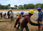 Tanggap dan Cepat, Aksi Peduli YBM PT PLN (Persero) Salurkan Bantuan Korban Longsor dan Banjir di Sulsel